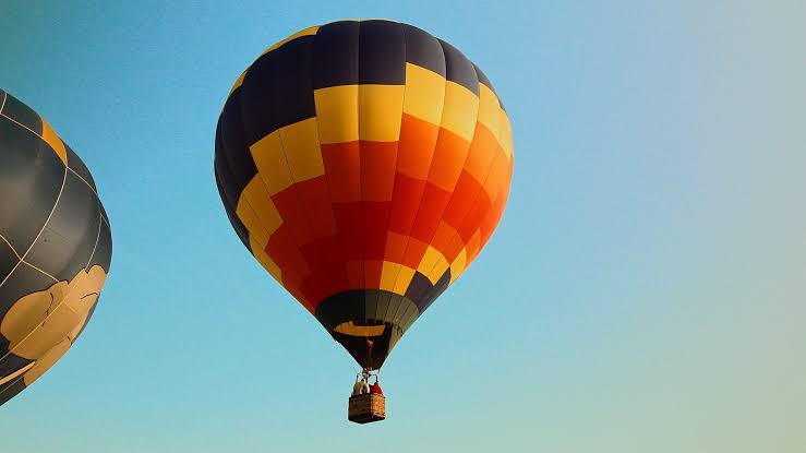 hot air balloon munnar